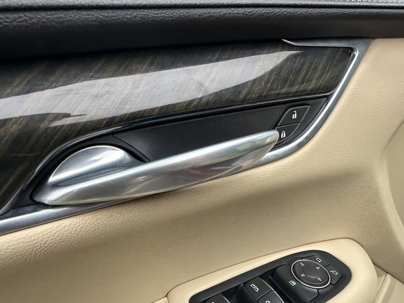 Used 2018 Cadillac XT5 FWD image 20