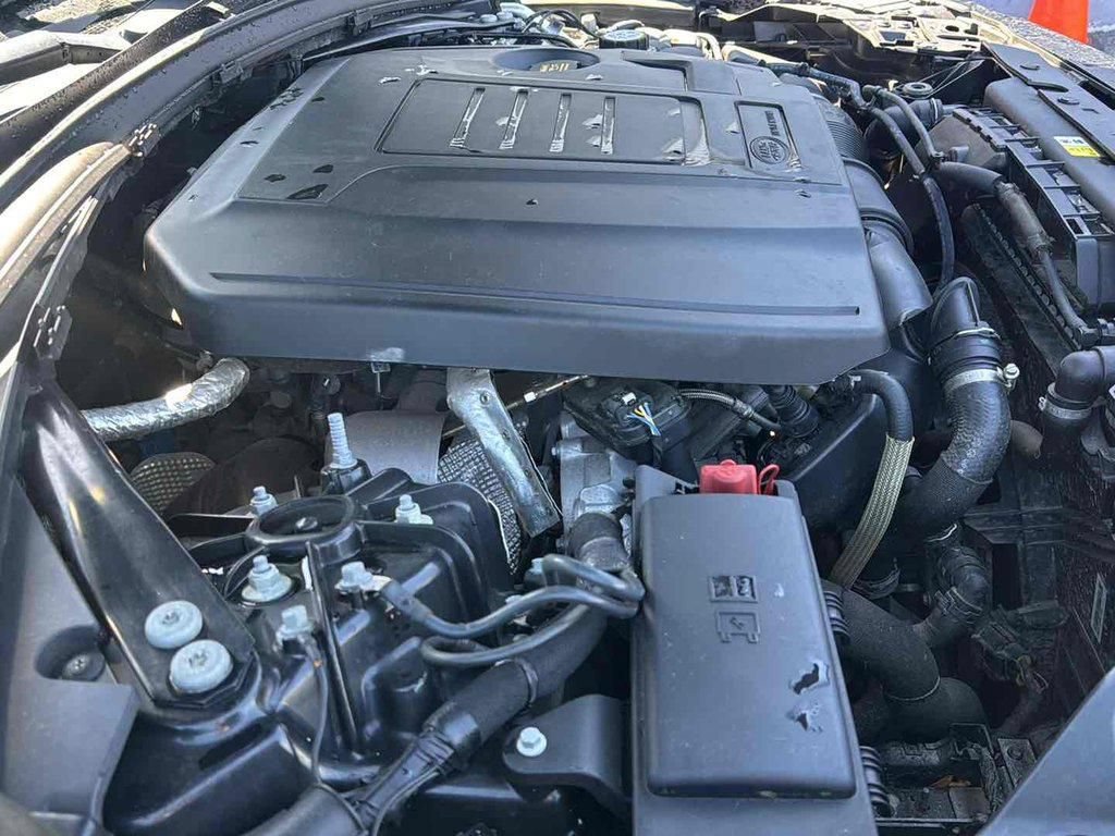 Used 2022 Land Rover Range Rover Velar S AWD/4WD image 37