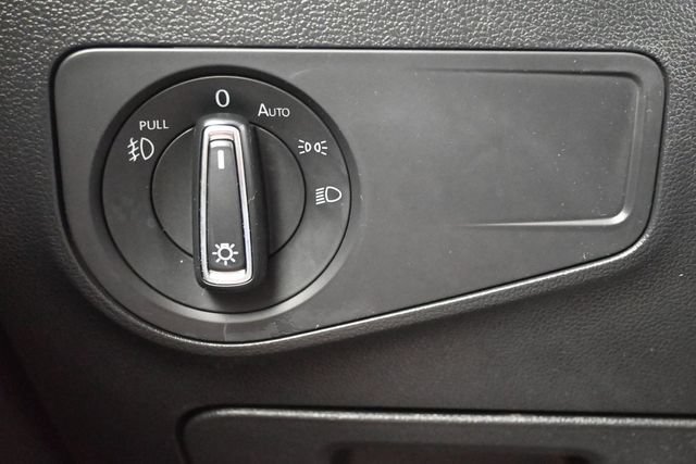Used 2021 Volkswagen Tiguan SEL AWD/4WD image 29