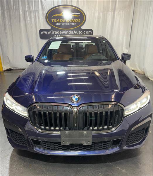 Used 2020 BMW 750i xDrive w/ Executive Package AWD/4WD image 2
