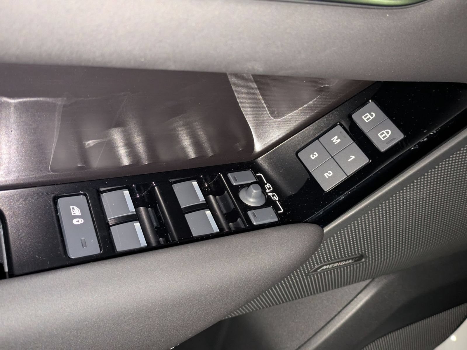 New 2026 Land Rover Range Rover Velar Belgravia AWD/4WD image 12
