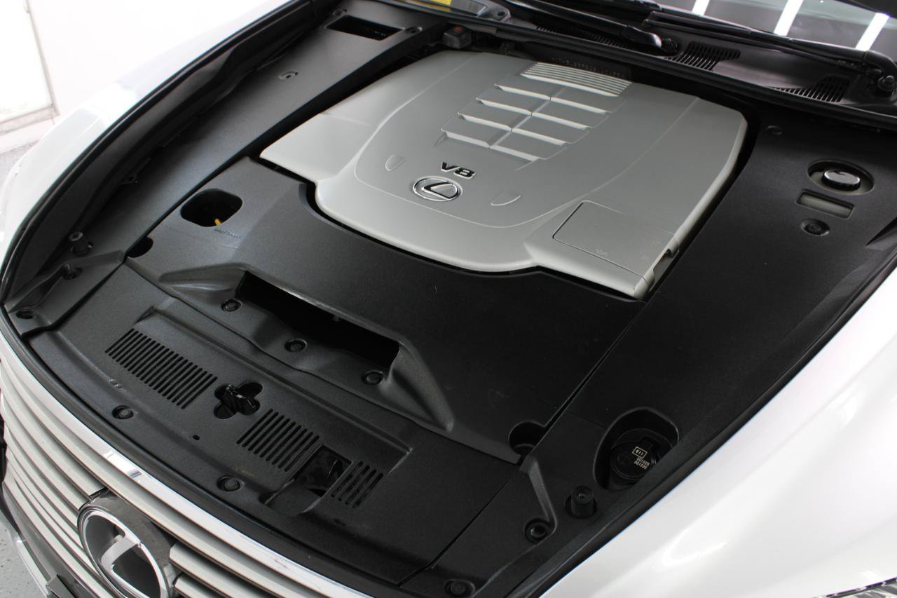 Used 2016 Lexus LS 460 w/ Comfort Package RWD image 66