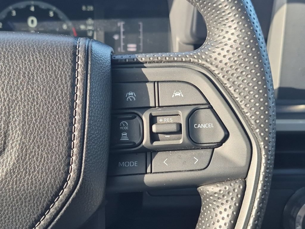 Certified 2025 Toyota Tacoma SR5 AWD/4WD image 25