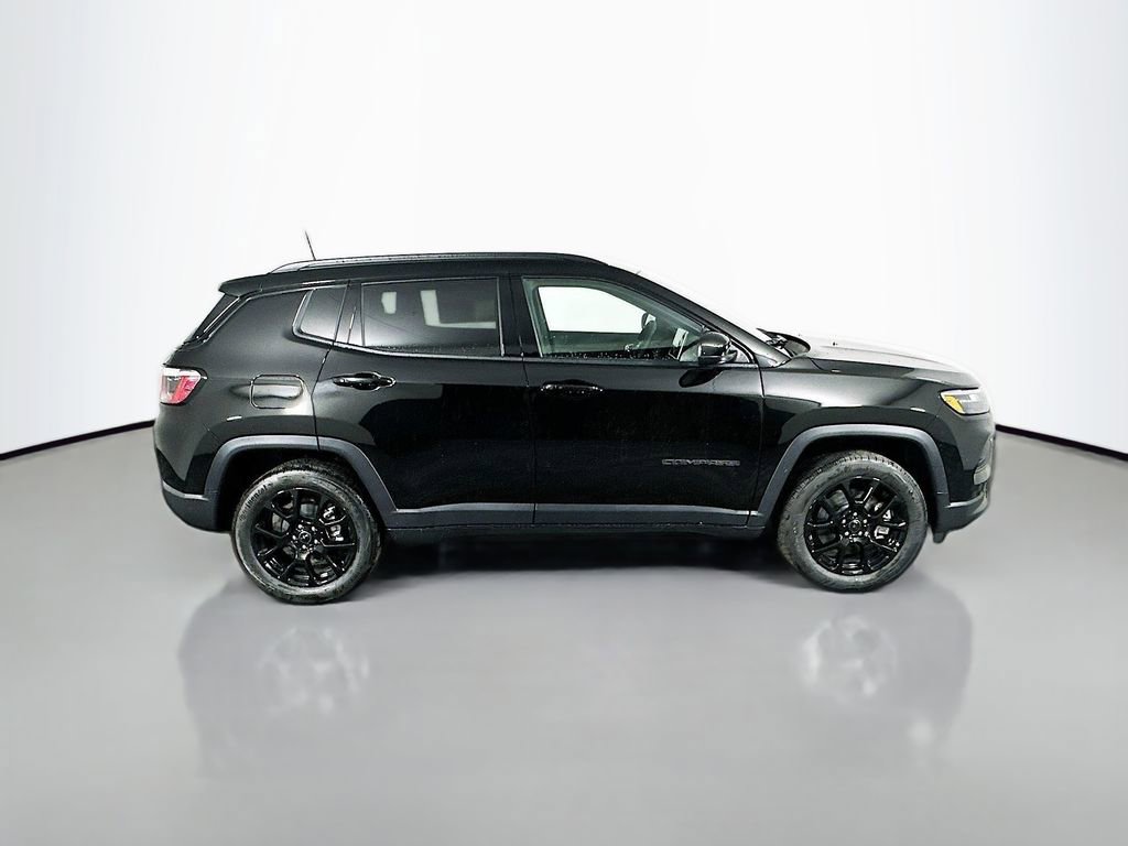 New 2026 Jeep Compass Latitude image 8