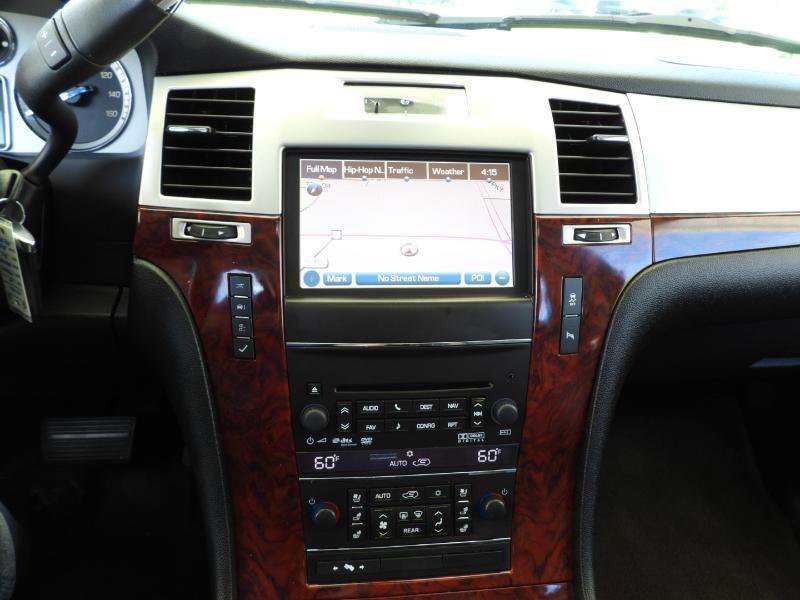 Used 2013 Cadillac Escalade Luxury image 54
