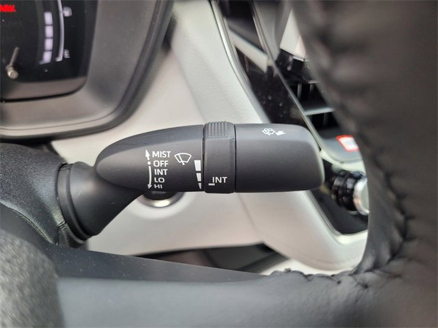 Used 2025 Toyota Corolla SE image 28