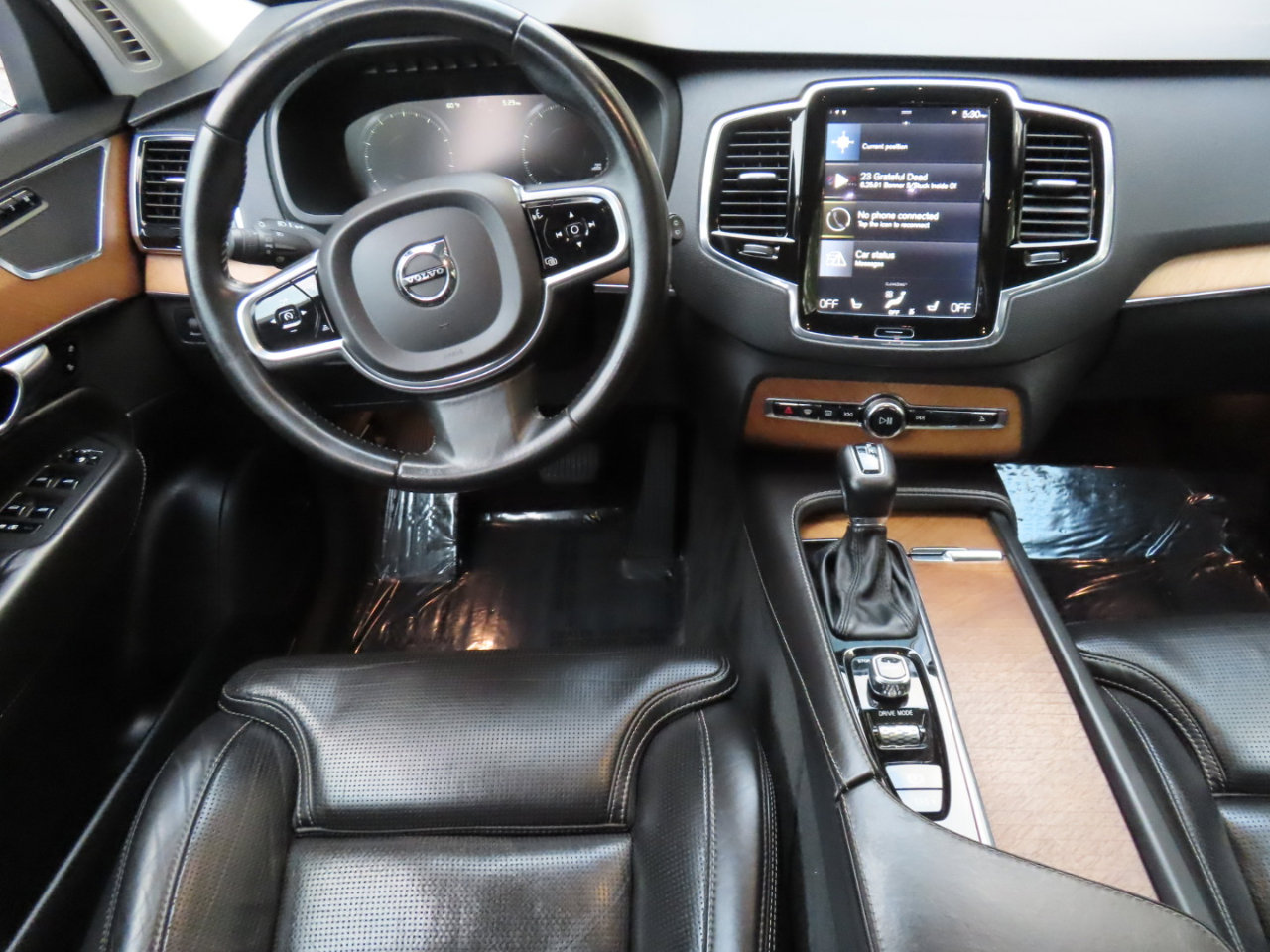 Used 2017 Volvo XC90 T6 Inscription w/ Vision Package image 18