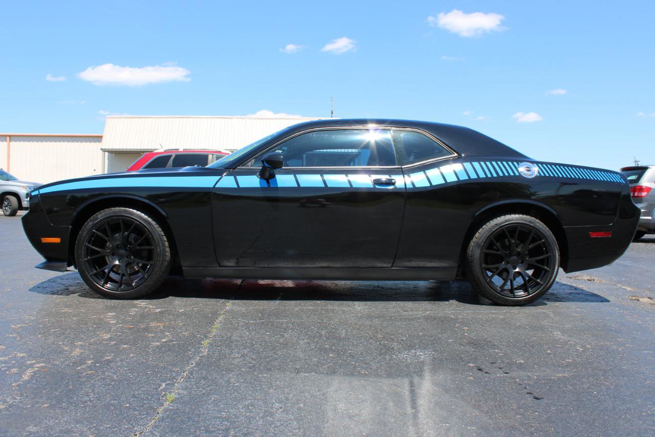 Used 2014 Dodge Challenger SXT RWD image 12
