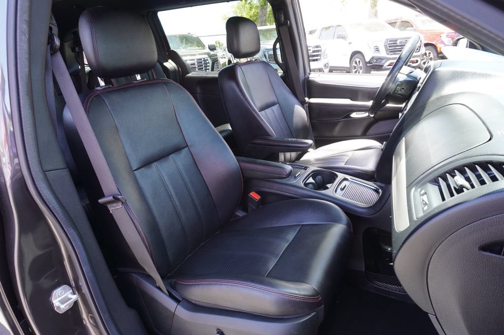 Used 2019 Dodge Grand Caravan GT w/ Safety Sphere Group FWD image 13