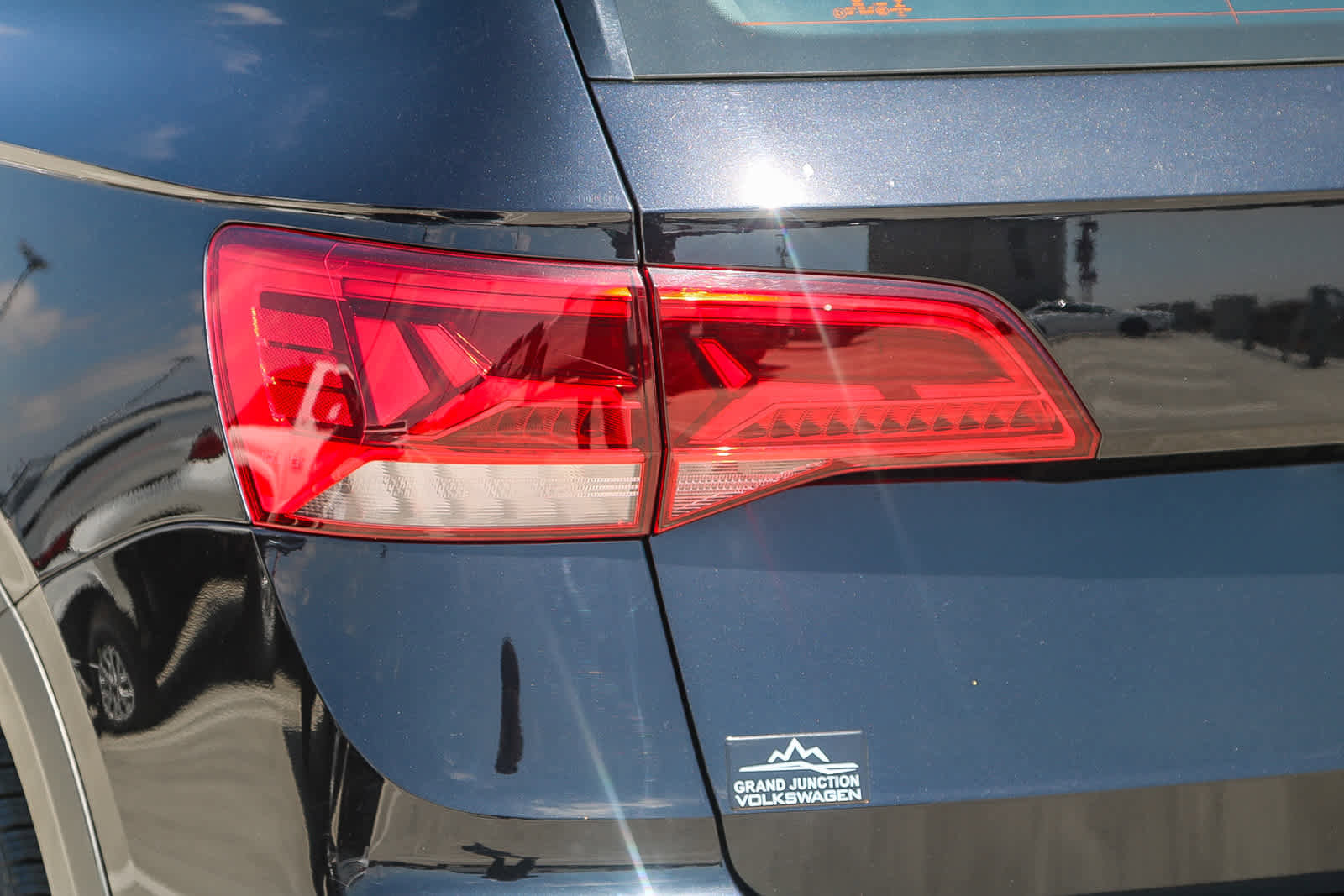 Used 2022 Volkswagen Taos S image 9