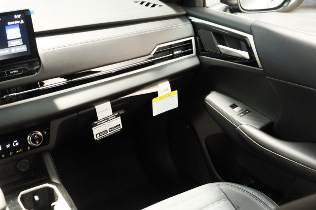 New 2026 Mitsubishi Outlander LE FWD image 21
