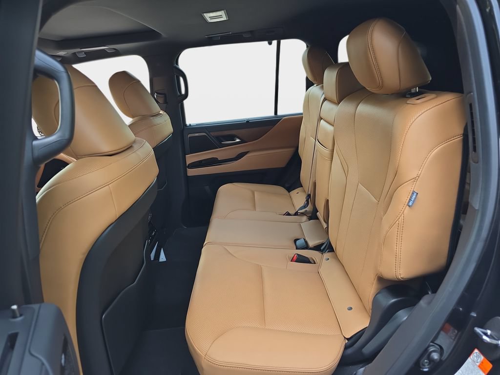 Certified 2024 Lexus LX 600 4WD w/ Appearance Package image 15