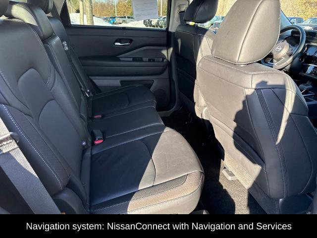 Certified 2025 Nissan Pathfinder SL image 14