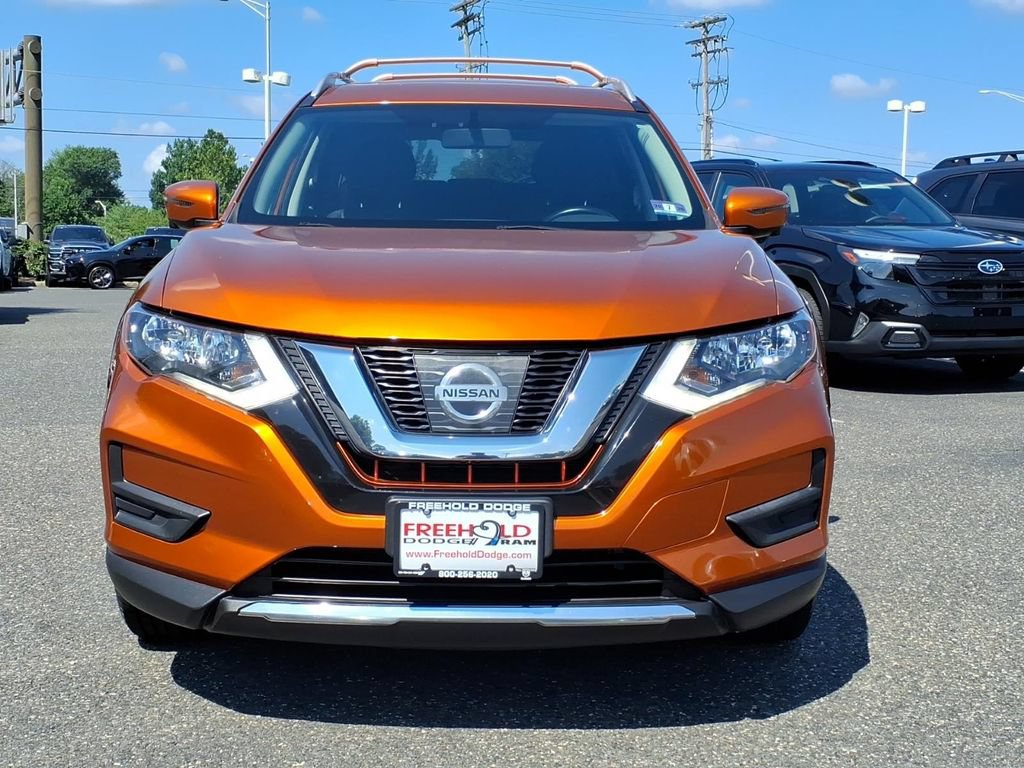 Used 2017 Nissan Rogue SV w/ SV Premium Package AWD/4WD image 2