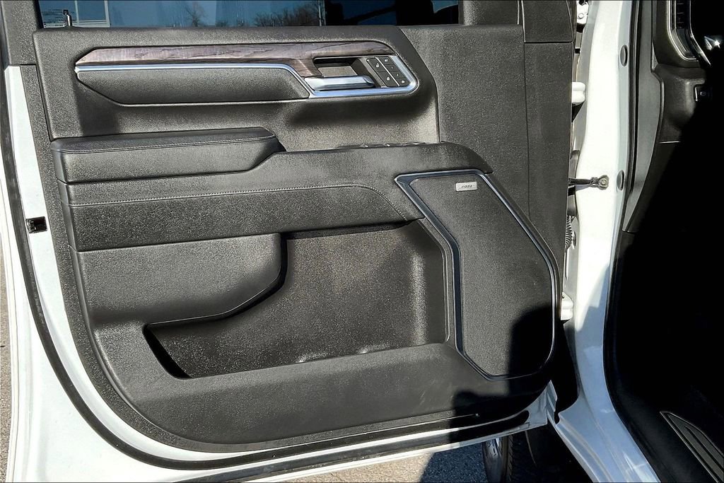 Used 2024 Chevrolet Silverado 2500 LTZ w/ LTZ Convenience Package image 18