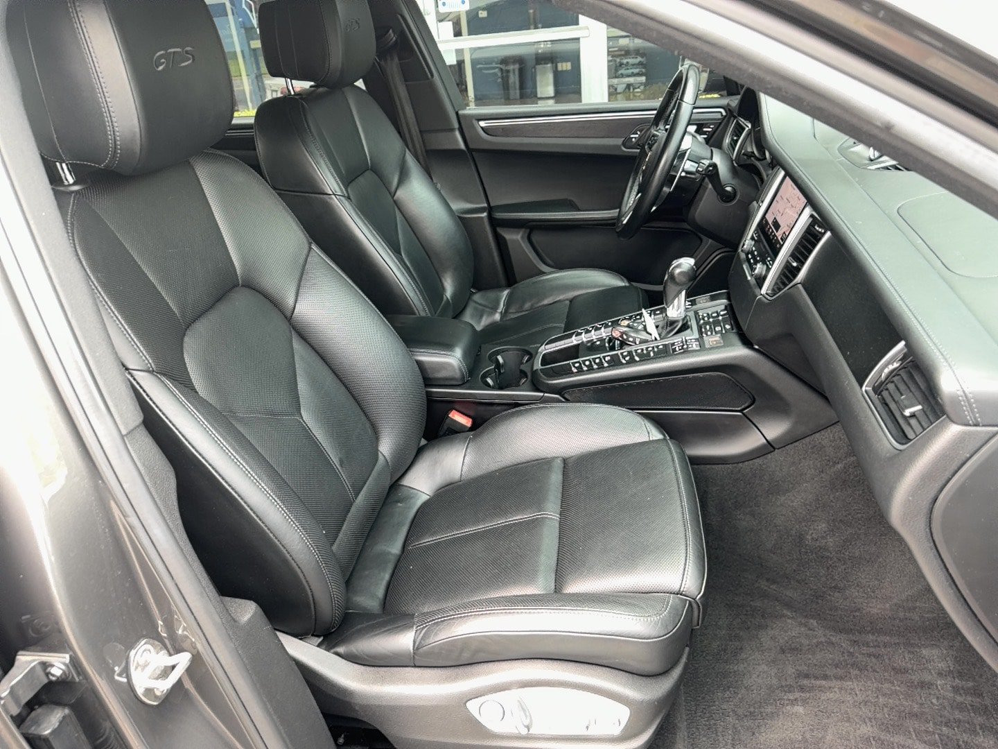 Used 2018 Porsche Macan GTS AWD/4WD image 22