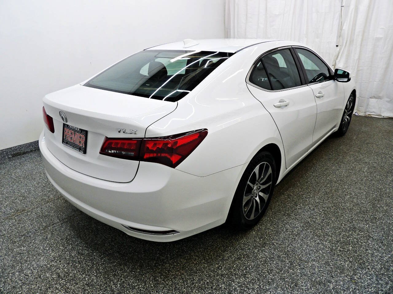 Used 2016 Acura TLX w/ Technology Package FWD image 6