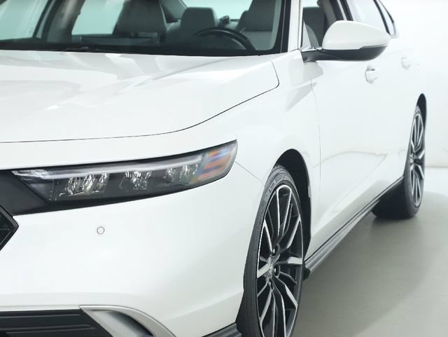 Used 2025 Honda Accord Touring image 5