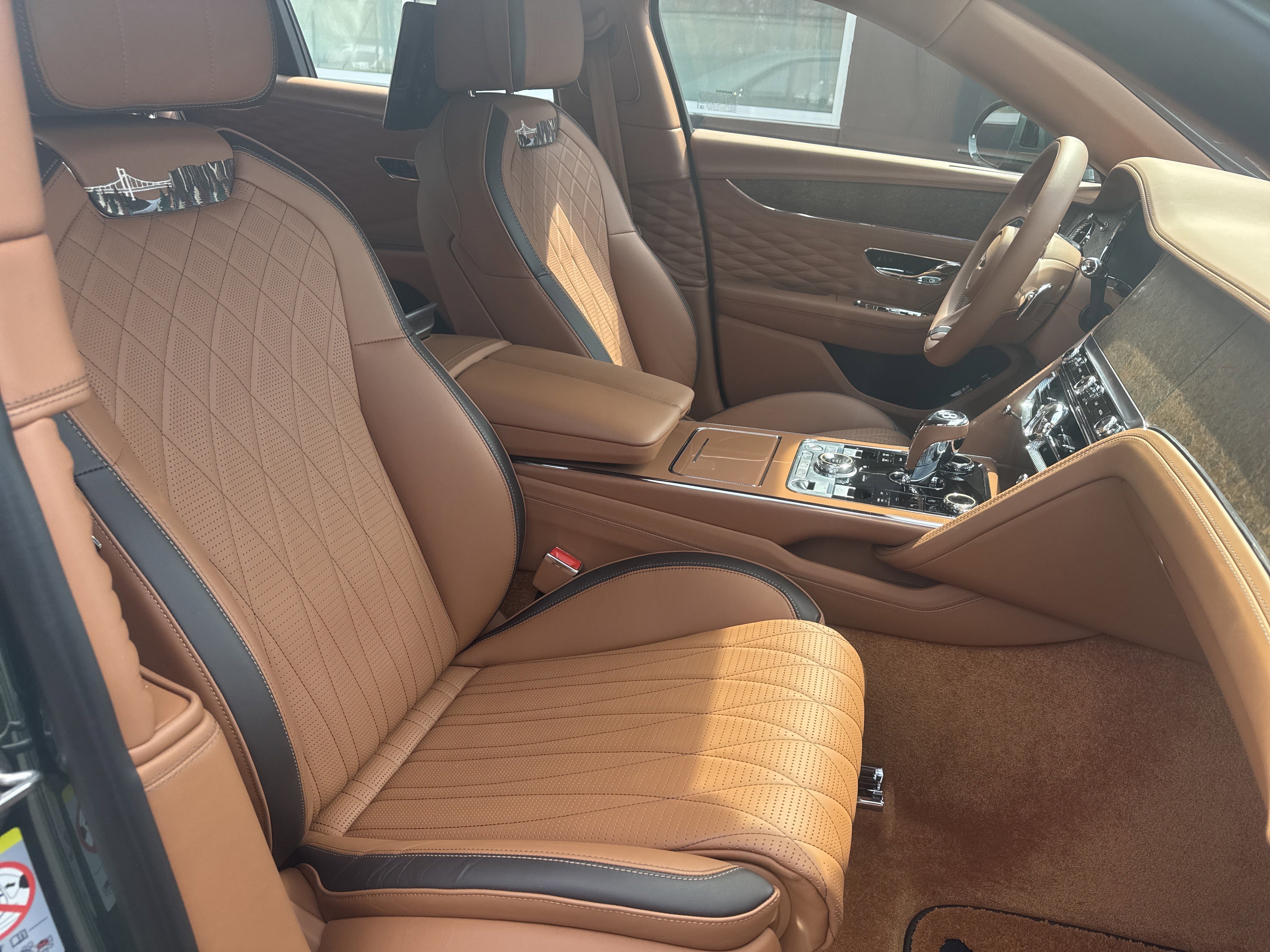 Used 2022 Bentley Flying Spur V8 image 2