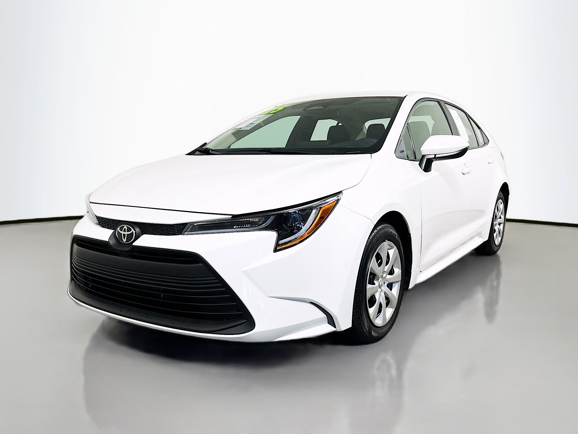 Used 2025 Toyota Corolla LE FWD image 10