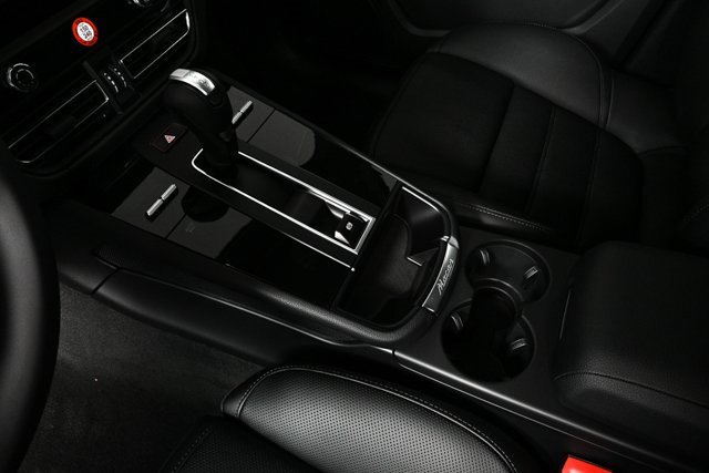 New 2026 Porsche Macan image 19
