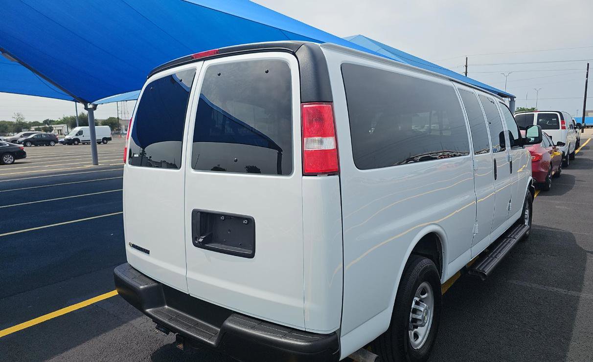 Used 2023 Chevrolet Express 3500 LS RWD image 4
