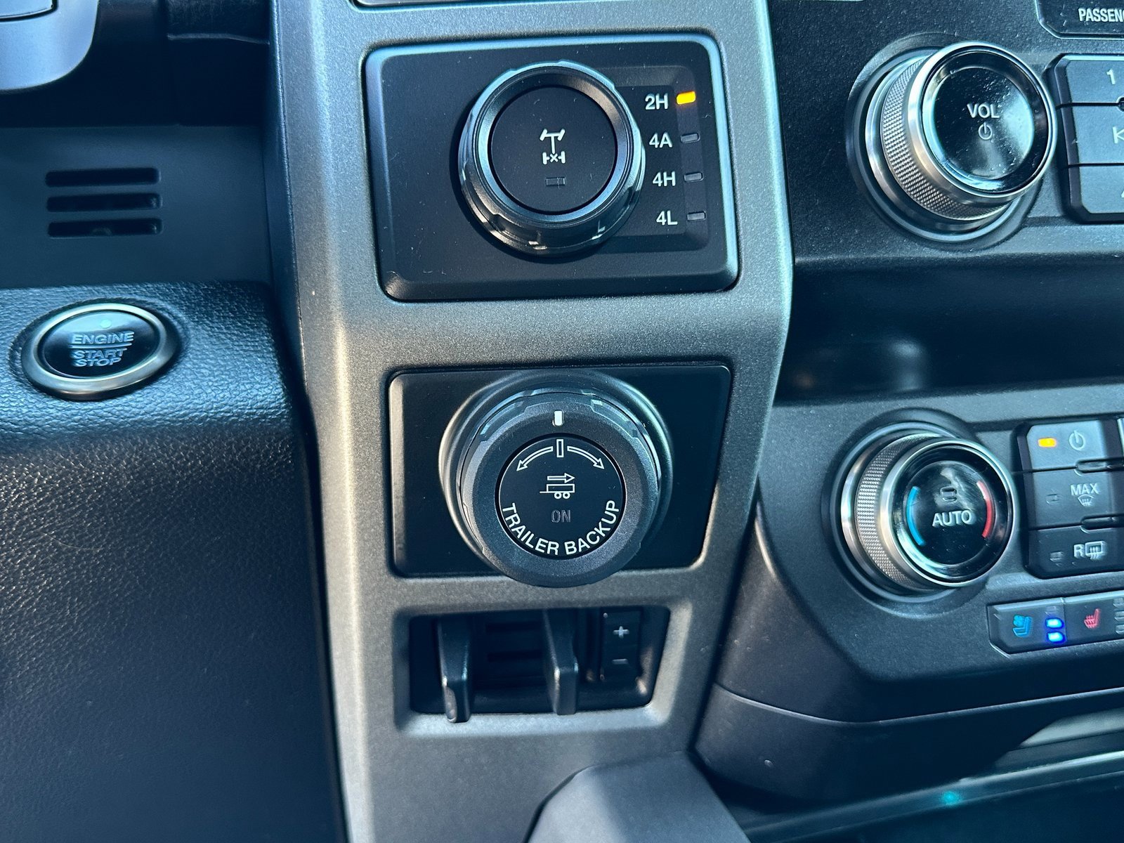 Used 2020 Ford F150 Raptor w/ Equipment Group 802A Luxury image 25