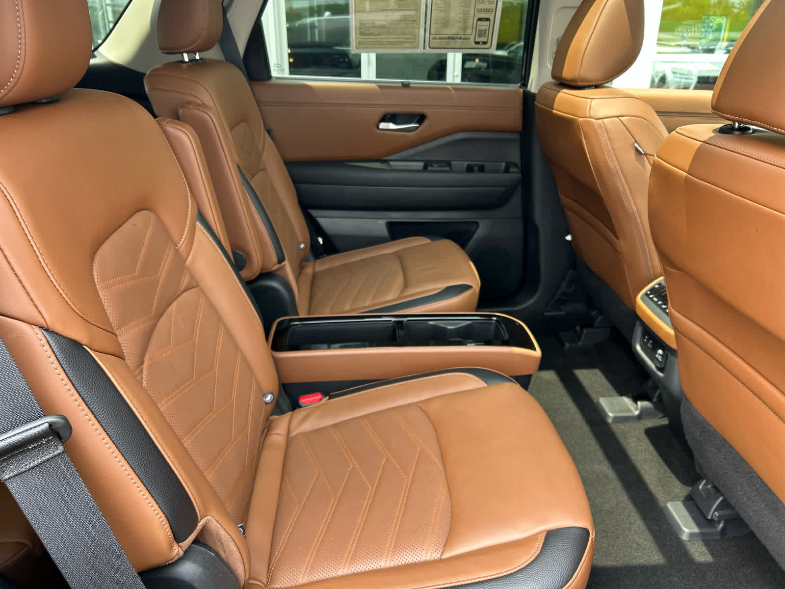 Certified 2025 Nissan Pathfinder Platinum AWD/4WD image 14