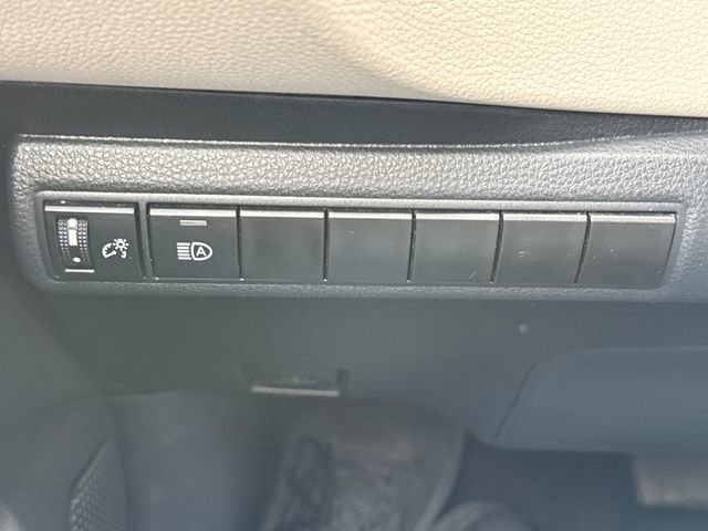 Used 2024 Toyota Corolla LE image 28