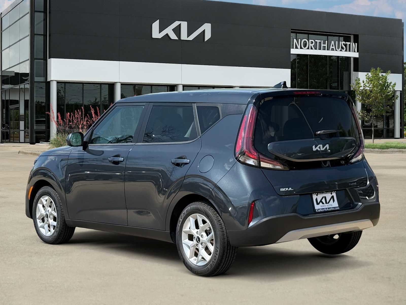 Certified 2023 Kia Soul LX w/ LX Technology Package image 4