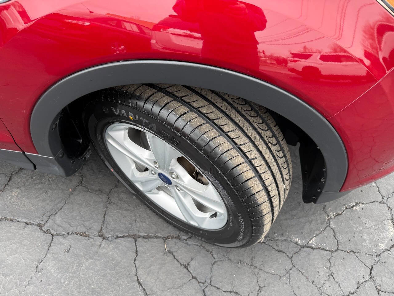 Used 2016 Ford Escape SE w/ Equipment Group 201A AWD/4WD image 25