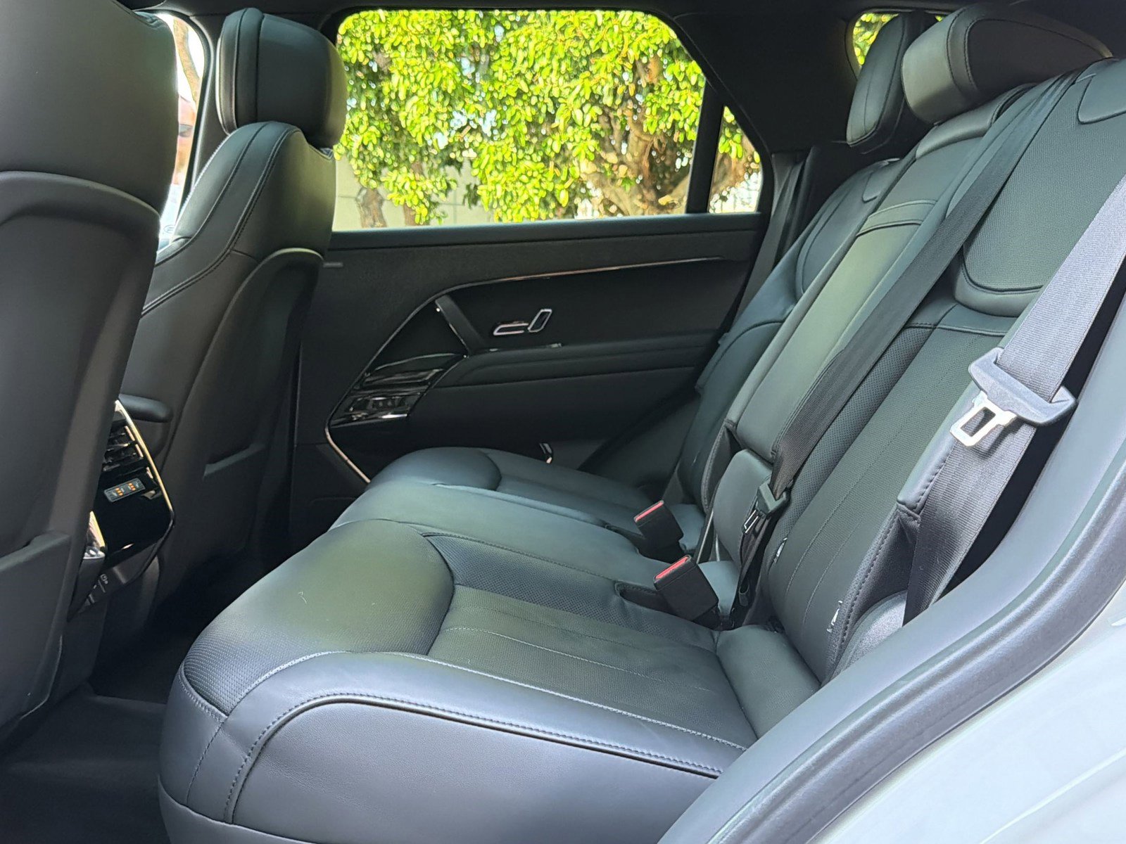 Used 2023 Land Rover Range Rover Sport SE image 15