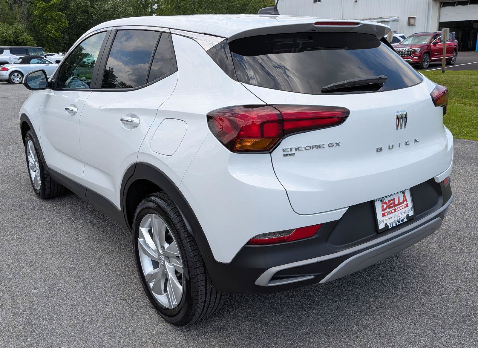 Used 2024 Buick Encore GX Preferred AWD/4WD image 8