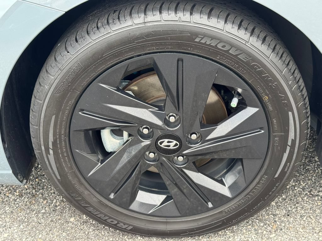 Used 2022 Hyundai Elantra SEL FWD image 11