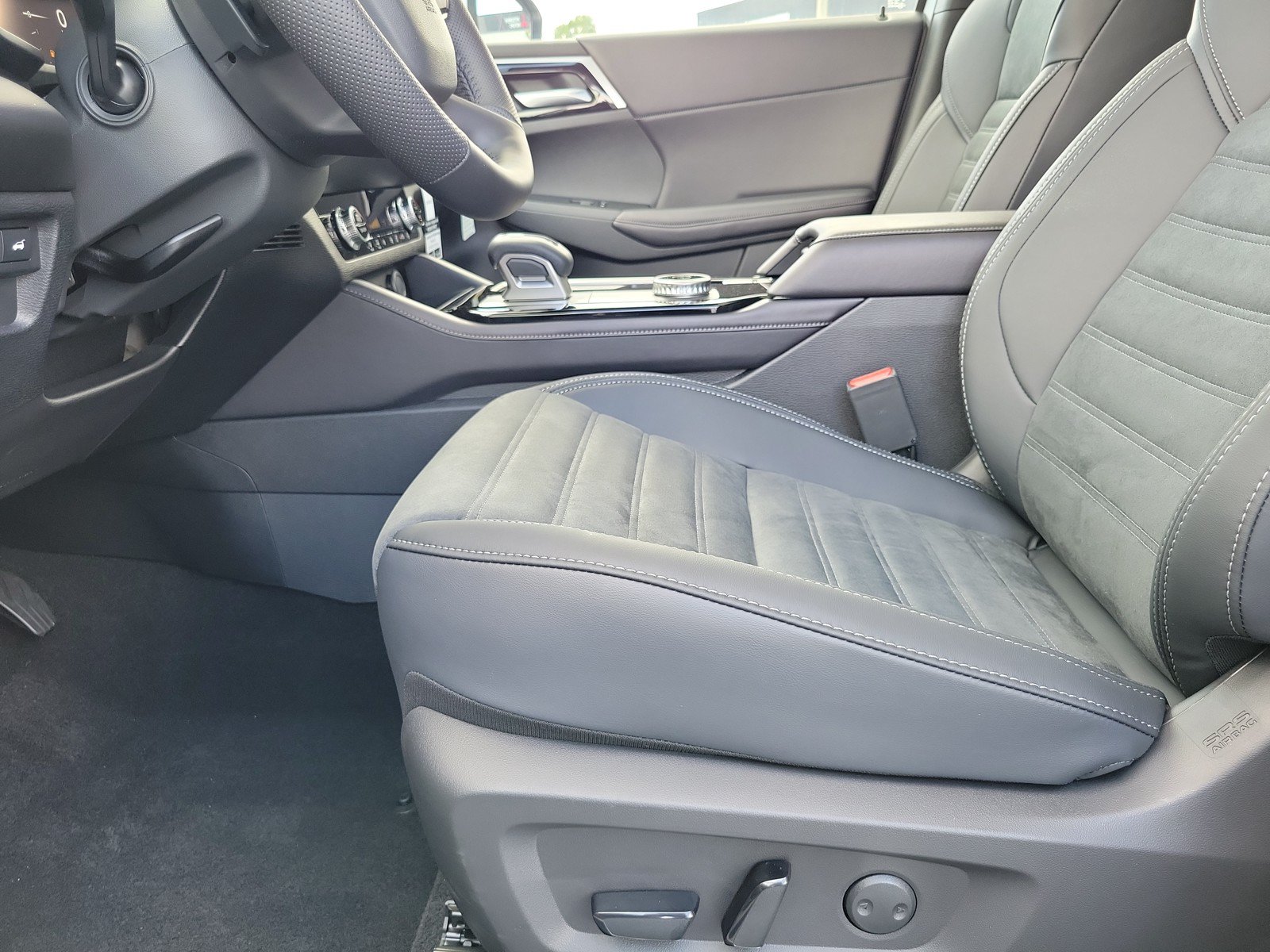 New 2026 Mitsubishi Outlander SE FWD image 22