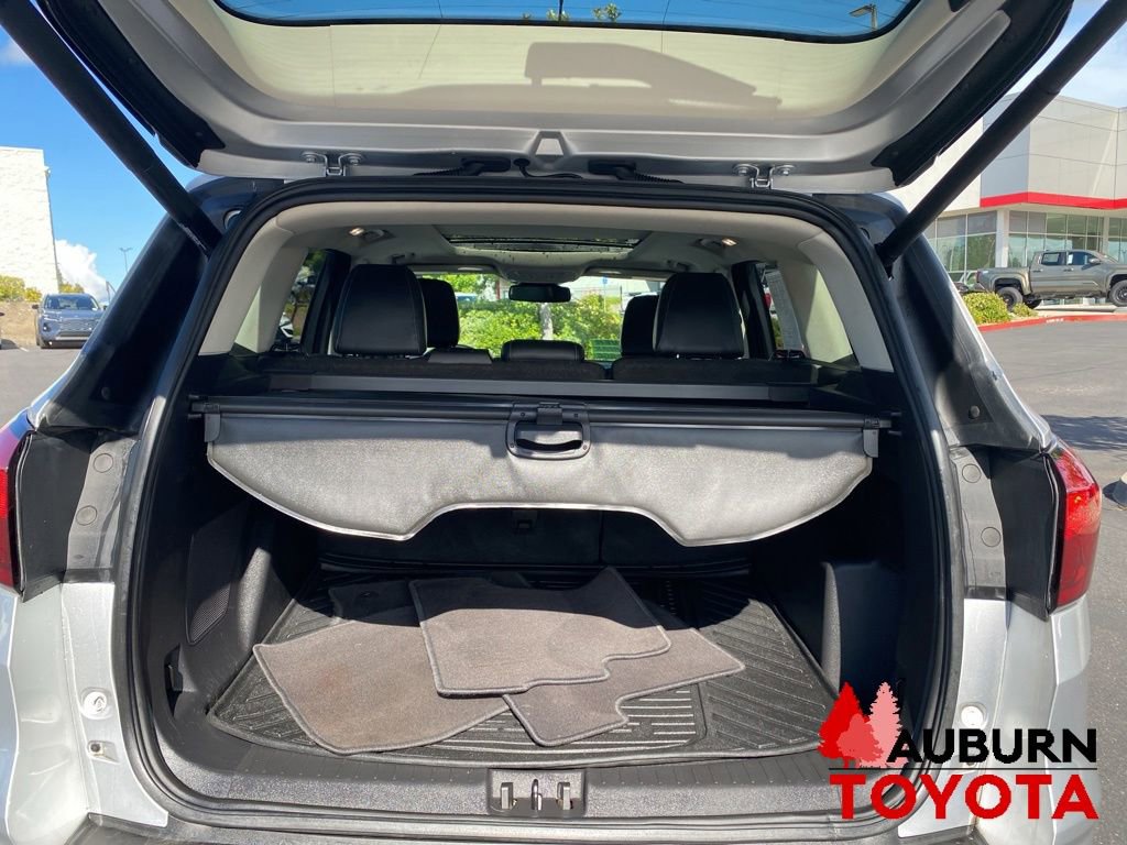 Used 2019 Ford Escape Titanium FWD image 12