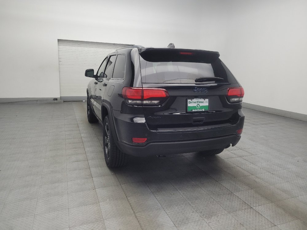 Used 2018 Jeep Grand Cherokee Laredo AWD/4WD image 5