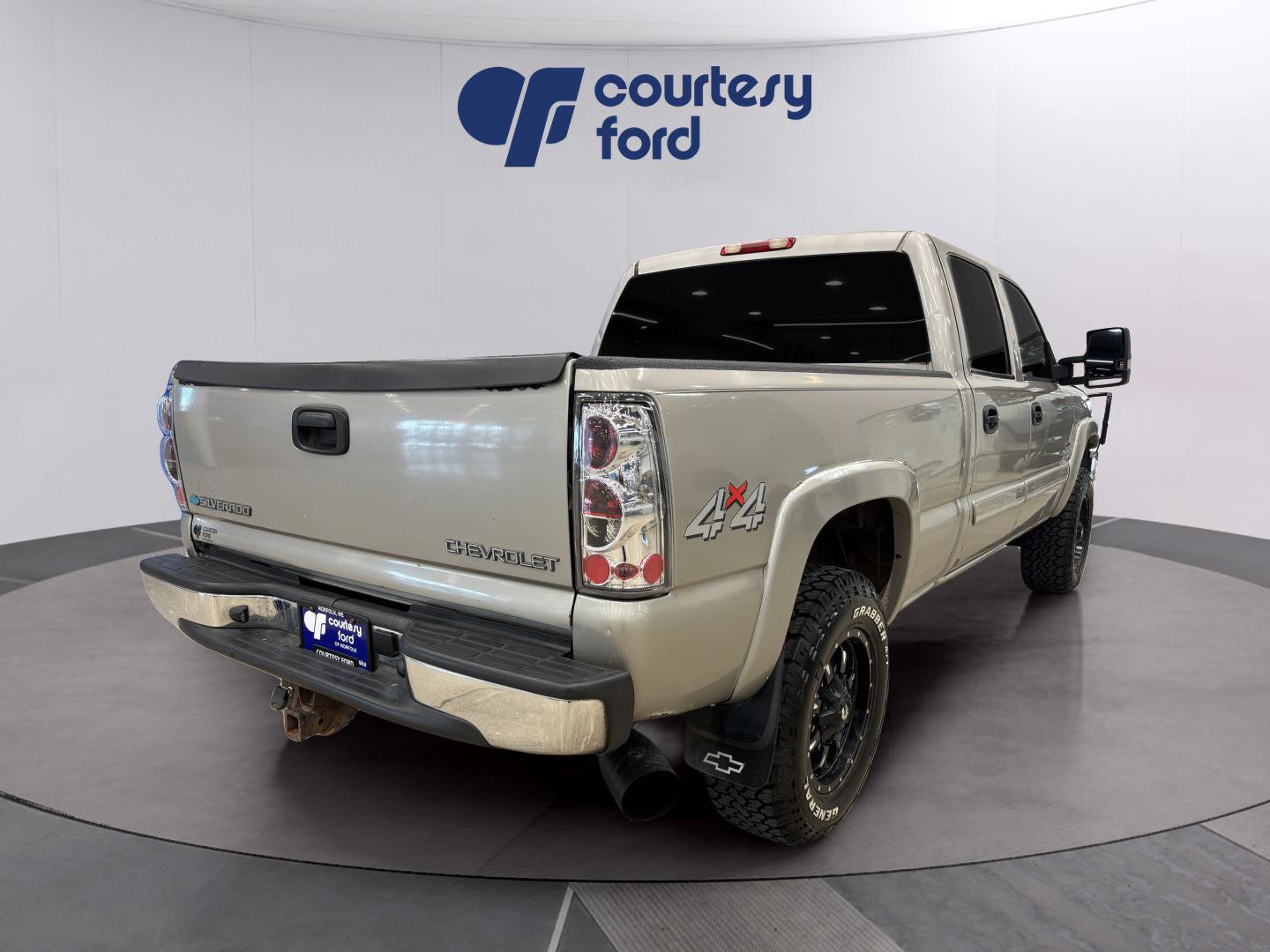 Used 2005 Chevrolet Silverado 2500 LS w/ Heavy-Duty Power Package image 7