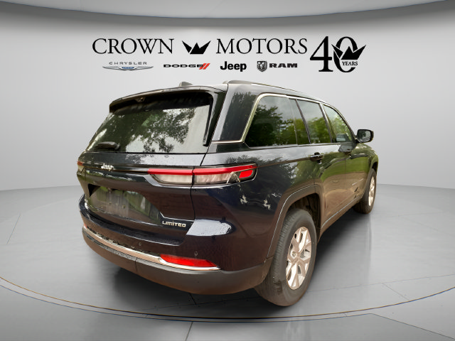 Used 2023 Jeep Grand Cherokee Limited w/ Luxury Tech Group II AWD/4WD image 12