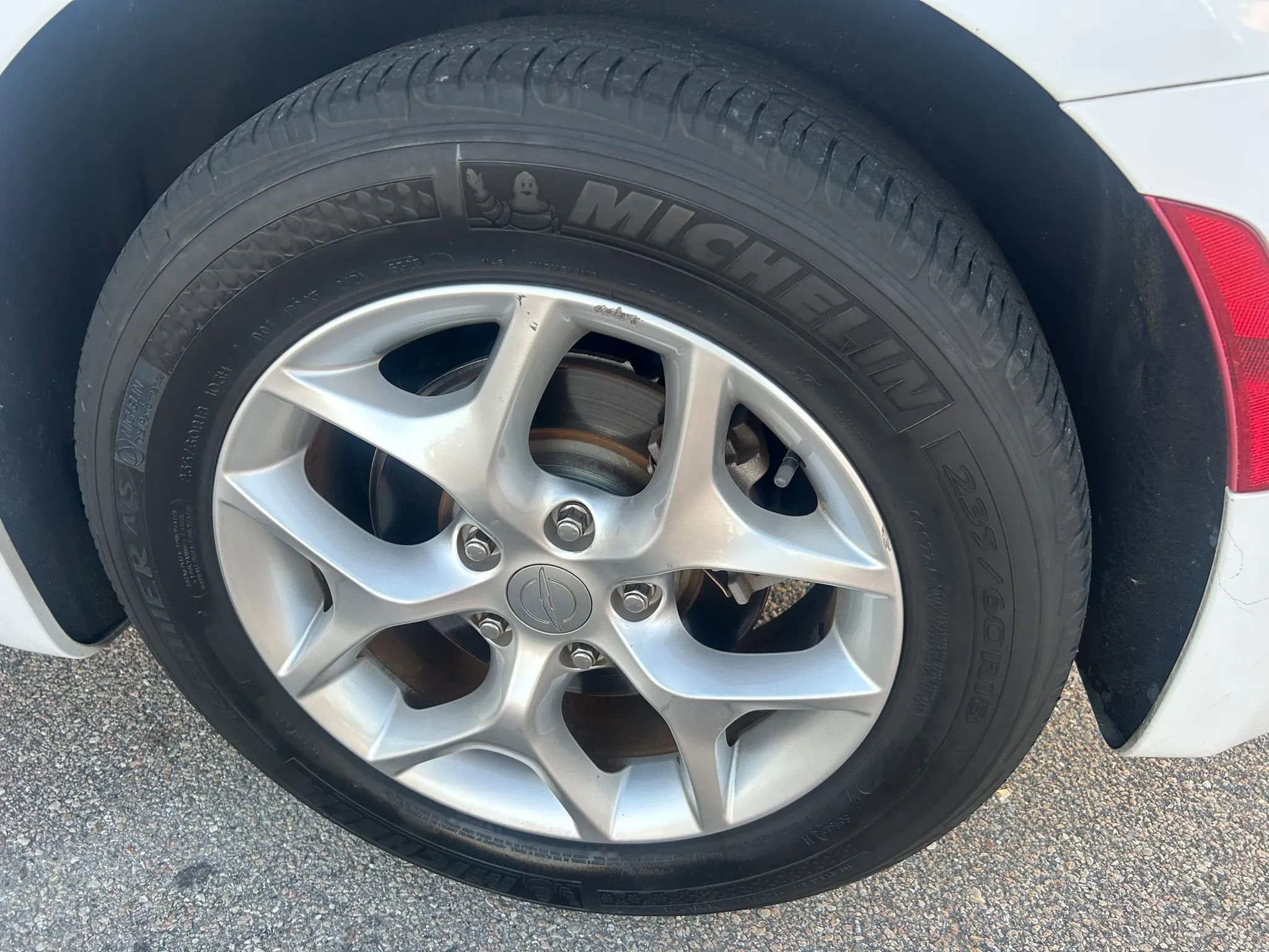 Used 2018 Chrysler Pacifica Touring-L Plus w/ Tire & Wheel Group FWD image 11
