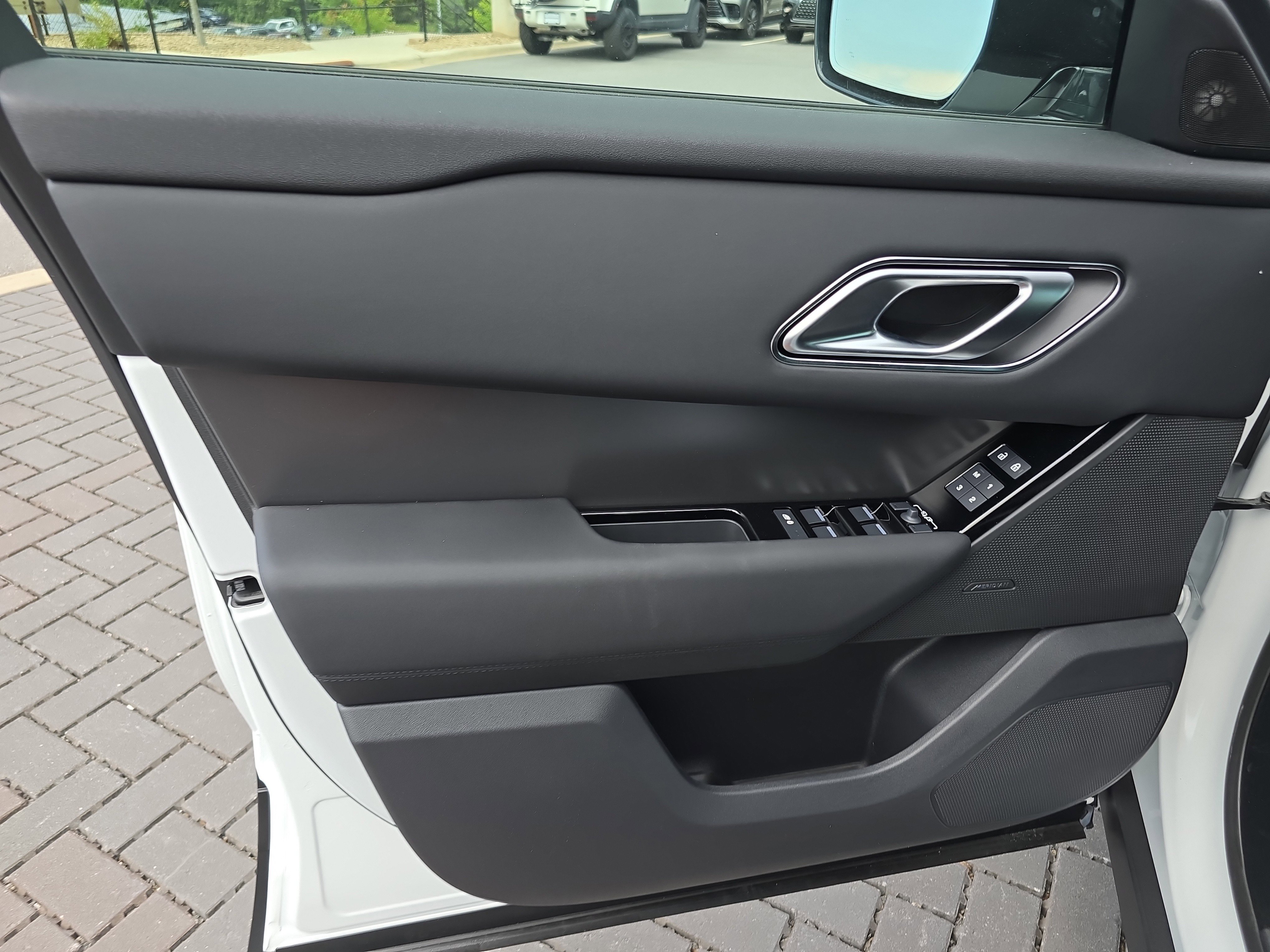Certified 2026 Land Rover Range Rover Velar S AWD/4WD image 20
