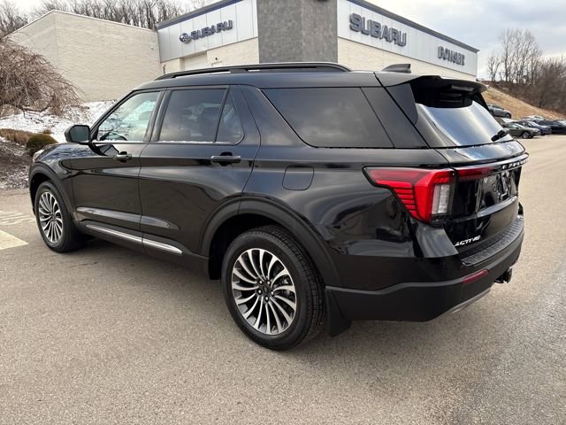 Used 2025 Ford Explorer Active w/ Active Comfort Package image 3