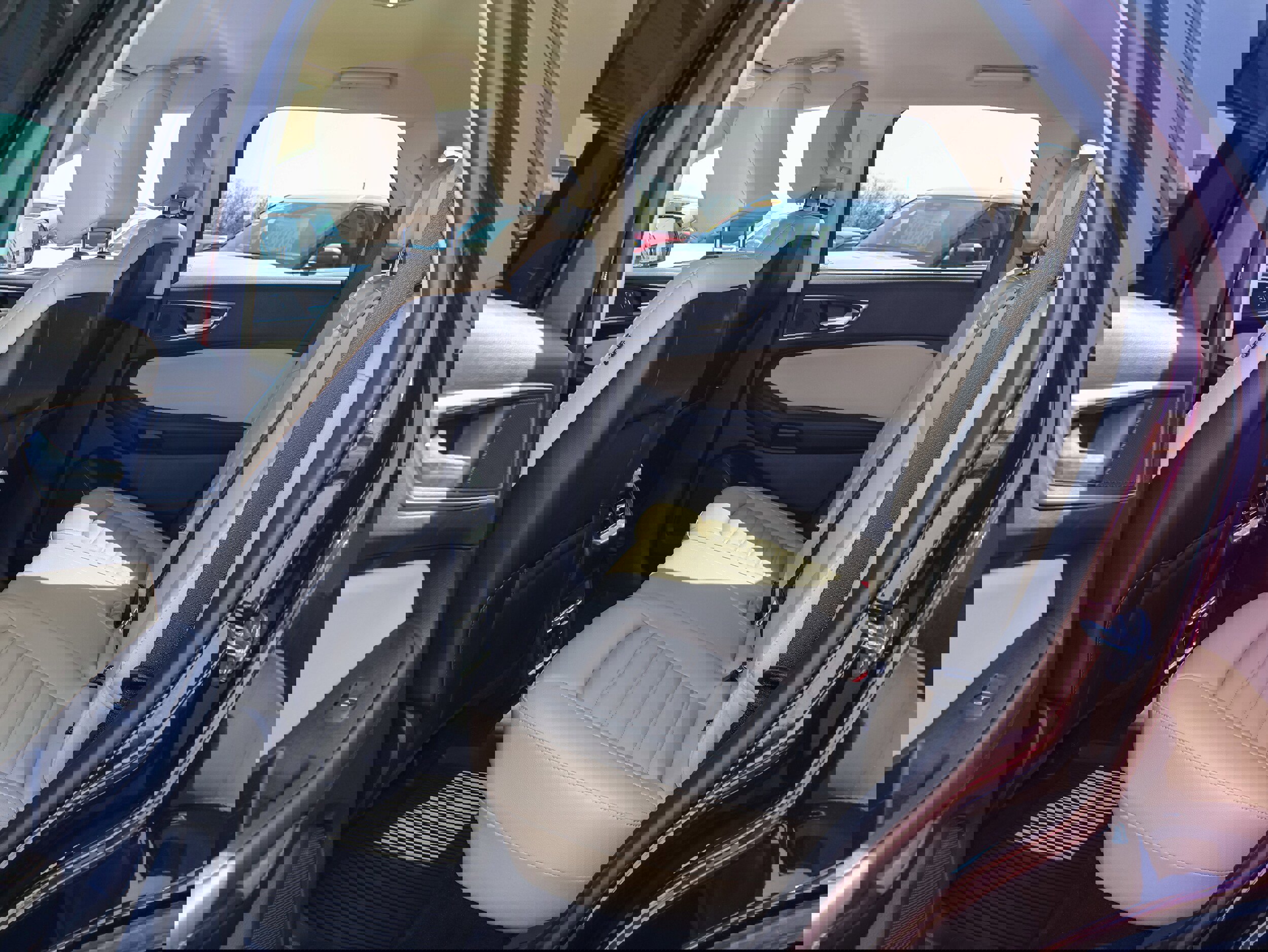 Used 2024 Ford Edge SEL w/ Convenience Package image 15