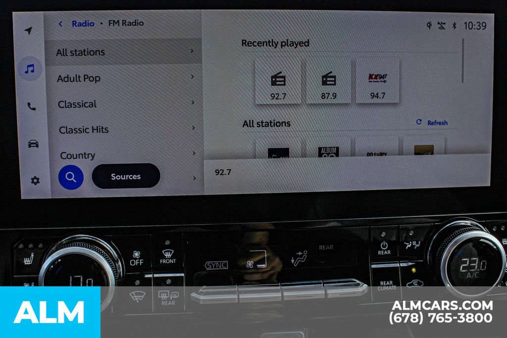 Used 2024 Toyota Highlander Limited image 37