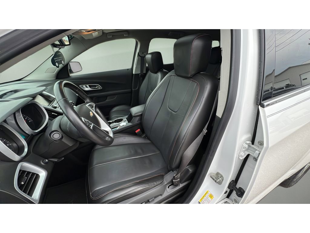 Used 2017 Chevrolet Equinox Premier w/ Enhanced Convenience Package AWD/4WD image 24