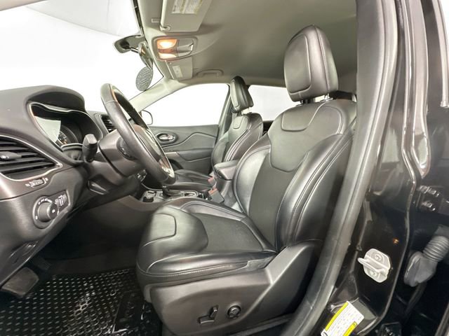 Used 2020 Jeep Cherokee Latitude Plus w/ Cold Weather Group image 18