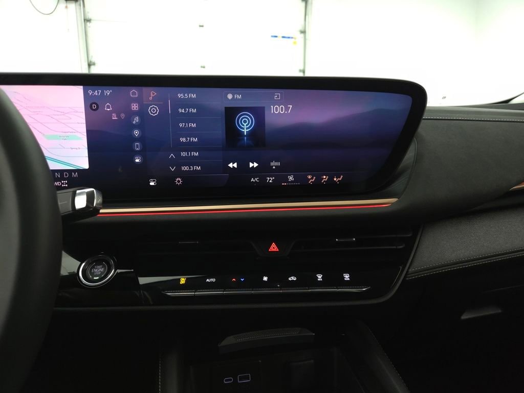 Used 2025 Buick Envision Sport Touring image 27