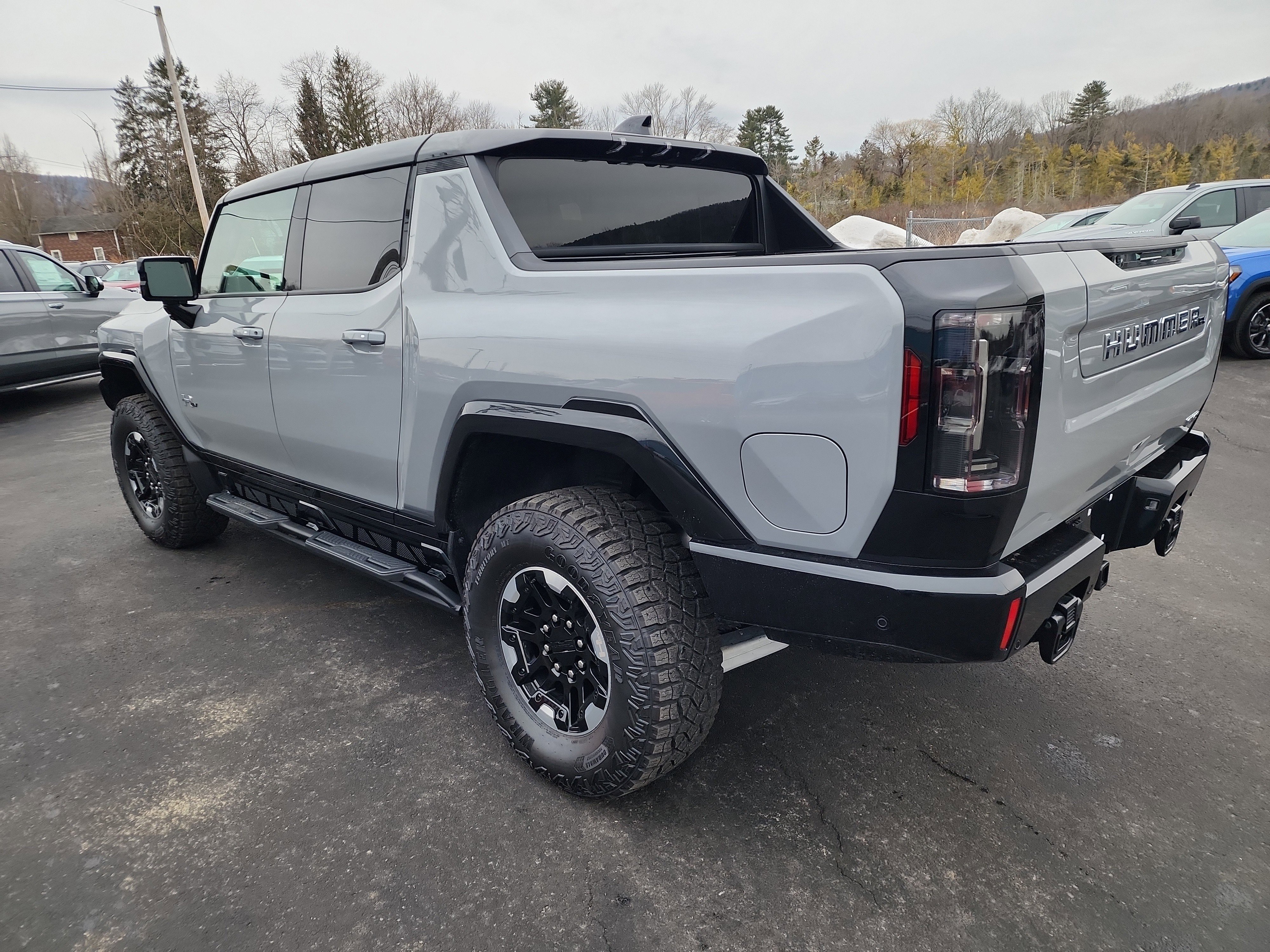 Used 2025 GMC Hummer EV 3X w/ Extreme Off-Road Package image 6