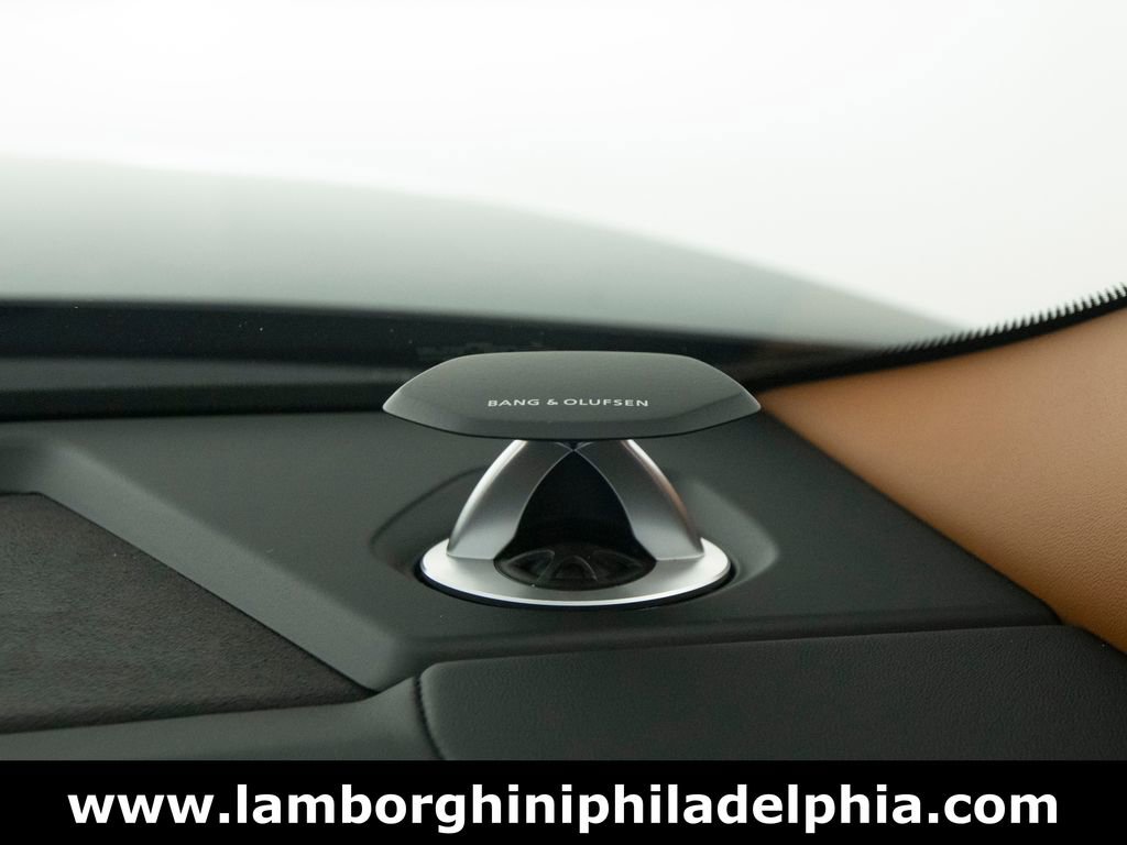 Used 2025 Lamborghini Urus S AWD/4WD image 31