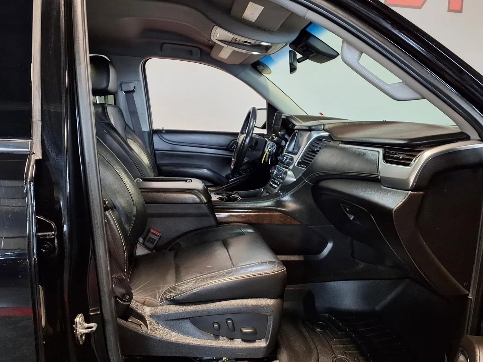 Used 2017 Chevrolet Tahoe LT image 13